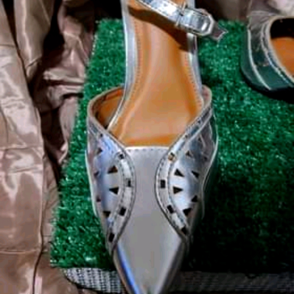 Women's shoes